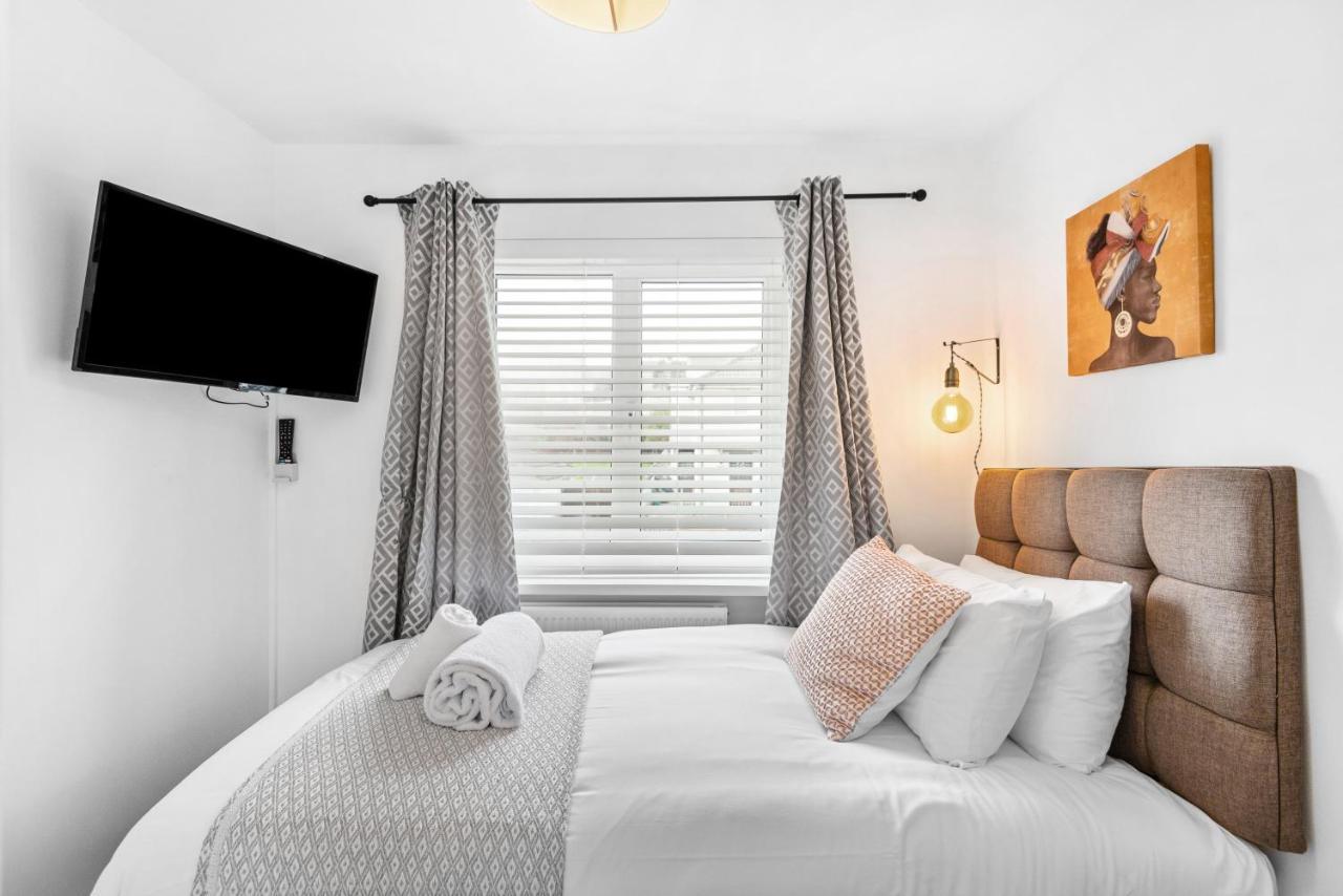 Off Road Parking, Garden, Smart Tv'S In All Rooms! Morriston 外观 照片