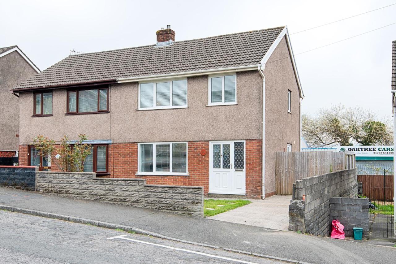 Off Road Parking, Garden, Smart Tv'S In All Rooms! Morriston 外观 照片